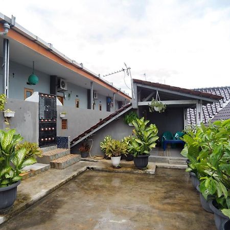 Reddoorz Syariah Near Rs Advent Bandar Lampung Hotel Exterior foto