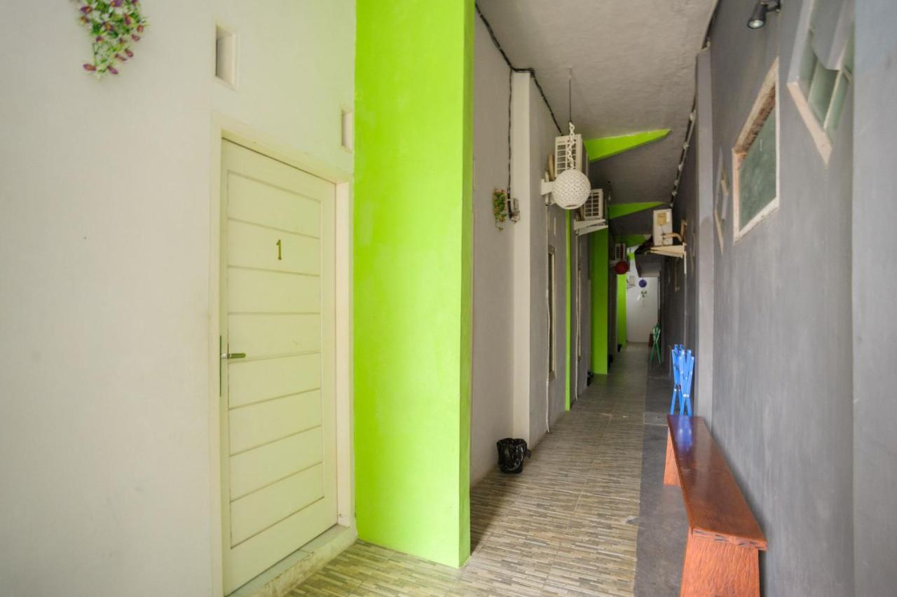 Reddoorz Syariah Near Rs Advent Bandar Lampung Hotel Exterior foto