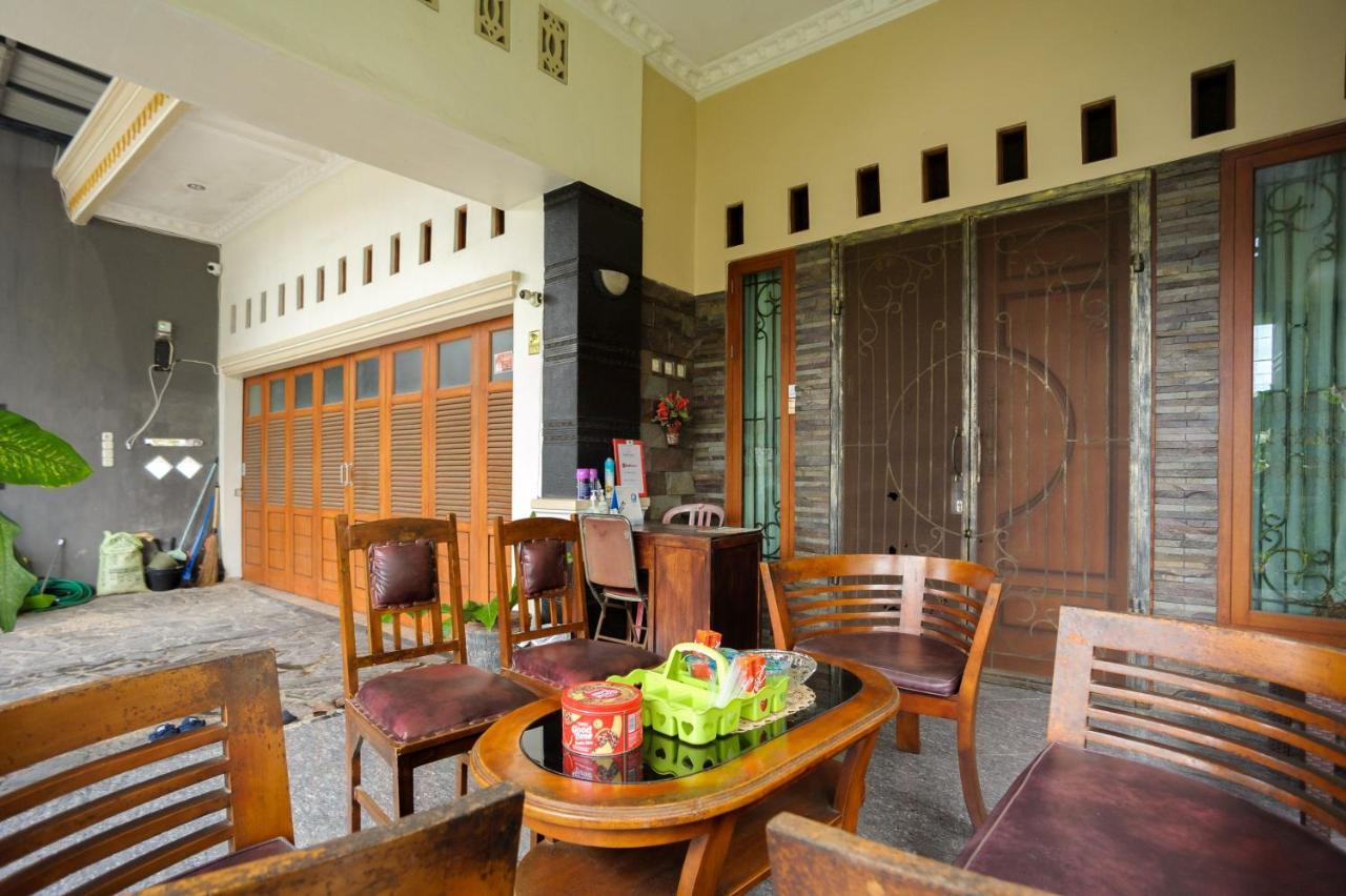 Reddoorz Syariah Near Rs Advent Bandar Lampung Hotel Exterior foto