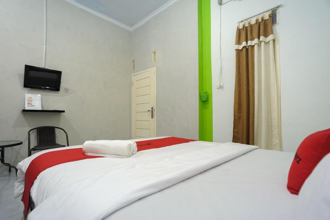 Reddoorz Syariah Near Rs Advent Bandar Lampung Hotel Exterior foto